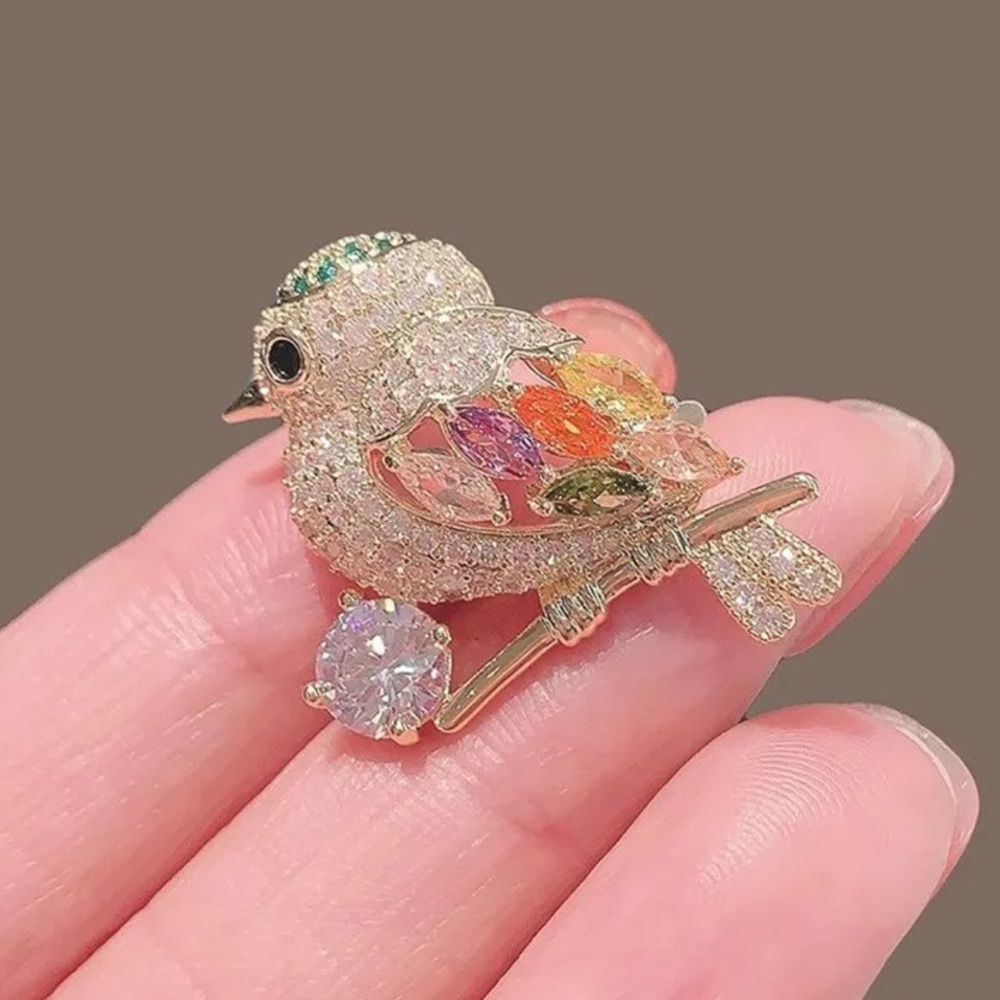 DARLING Small Elegant Multicolor Crystal Sparkle Bird Pin Brooch - Picture 2 of 3